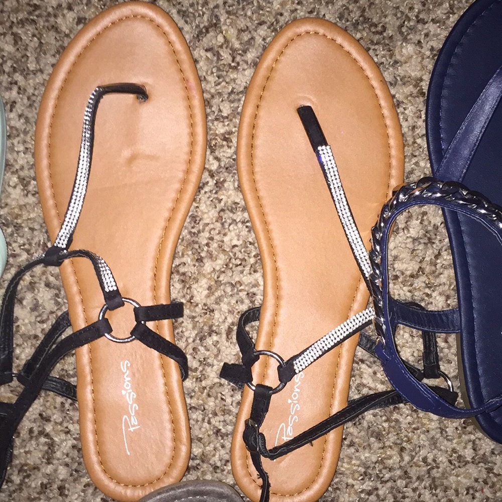 Sandals - Picture 3 of 7